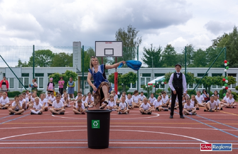 Nowe boisko w Starych Drzewcach oddane do użytku. Marzenia społeczności szkolnej się spełniły