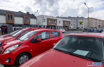 Radni mówią dość handlarzom aut na Wolsztyńskiej. Mandaty będą bolały