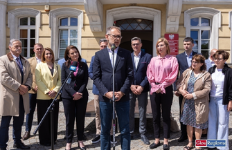 Politycy KO ostro przed drugą turą wyborów. Albo przestępca albo przyzwoity człowiek