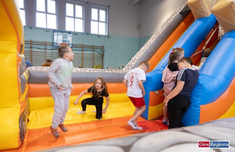 Pogoda nie przeszkodziła w świętowaniu. XIX Masowy Bieg Uliczny w Jedynce