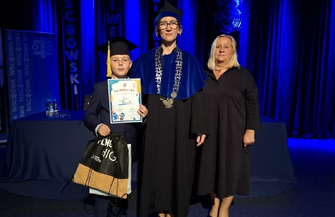 Młodzi absolwenci odebrali dyplomy. Wschowski Uniwersytet Dziecięcy zakończył trzecią edycję