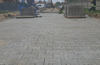 Przebudowa dróg w Goli. Czas na układaniu sieci kanalizacji deszczowej