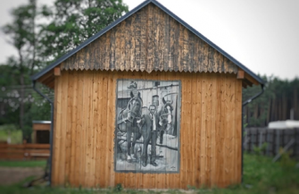 Dziadek Józek patrzy na swoją łąkę. W Lginiu powstał niezwykły deskal ZDJĘCIA