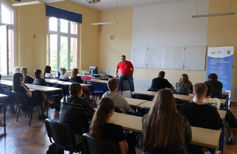 Staszic inwestuje w zawodowców. Uczniowie zdobyli uprawnienia dzięki unijnym funduszom