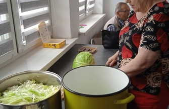 Seniorzy z gminy Szlichtyngowa aktywnie. Piknik warsztaty i profilaktyka