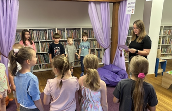 Tajemnicze zniknięcie w bibliotece. Dzieci na tropie szklanego pantofelka