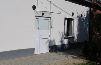 Zakończono remont świetlicy w Starych Drzewcach. Budynek zyskał nowy dach i elewację FOTO