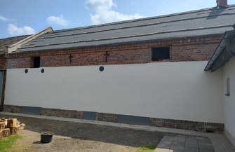 Zakończono remont świetlicy w Starych Drzewcach. Budynek zyskał nowy dach i elewację FOTO