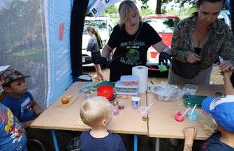 Park Górczyński tętnił życiem. Piknik Międzypokoleniowy przyciągnął mieszkańców w każdym wieku