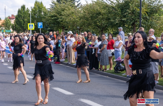 Historyczny korowód przeszedł przez miasto. DziśSława śpiewa z Golec uOrkiestrą FOTO