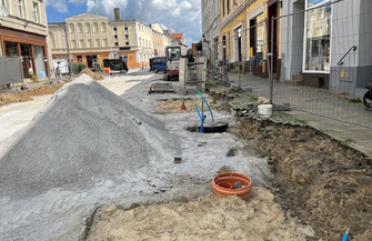 Chodniki z granitu do końca sierpnia. Deptak na Bohaterów Westerplatte w budowie FOTO