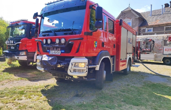 Strażacy w akcji przy Obrońców Warszawy. Płonął opuszczony budynek