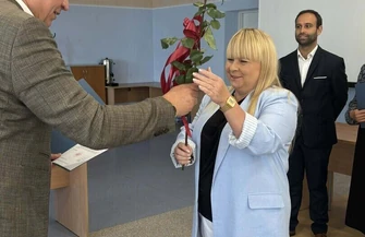 Ośmioro nauczycieli z powiatu wschowskiego awansowało. Starosta wręczył akty mianowania