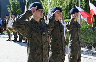 Sława upamiętniła 86. rocznicę wybuchu II wojny światowej. Delegacje złożyły kwiaty pod pomnikiem