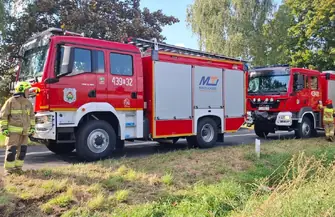 W rowie dachował samochód z matką i dzieckiem. Groźne zdarzenie na trasie Krzepielów - Głogów