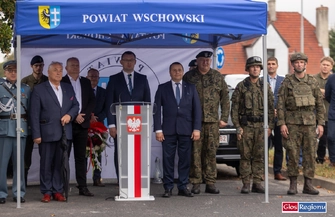 Szósta edycja Rajdu na Wschowę. Żołnierze i mieszkańcy uczcili bohaterów sprzed 86 lat ZDJĘCIA