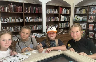 Baśniowi bohaterowie schowali się we Wschowie. Dzieci tropiły ich podczas gry terenowej