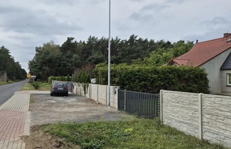 Dodatkowe oświetlenie w Goli. Gmina postawiła słup LED przy posesji 43a