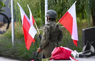 Sława pamięta o sowieckiej zdradzie. Ziemia z Katynia trafiła do uczniów klasy mundurowej
