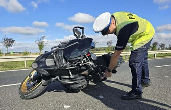 Tragedia na S5 przy zjeździe na Lasocice. 42-letni motocyklista nie żyje