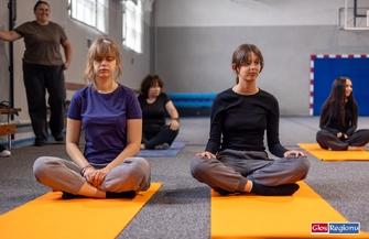 Joga w SOSW. Uczniowie pięciu szkół ćwiczyli z MartynąBarczyńską