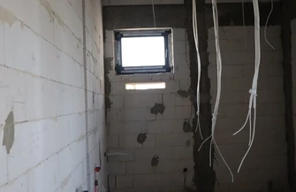 Okna dach i bramy już na miejscu. Nowa remiza OSP Gola nabiera kształtów