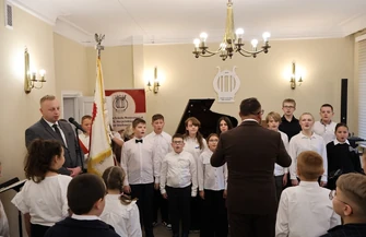 Młodzi adepci rozpoczęli muzyczną przygodę. Uroczyste pasowanie w PSM we Wschowie