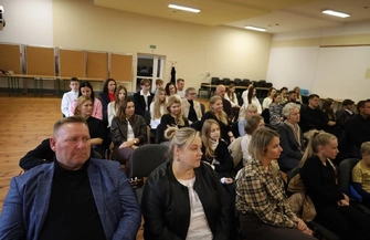 Stypendia rozdane. Burmistrz Wielgus nagrodziła najzdolniejszych uczniów