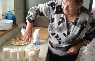 Seniorzy z gminy Szlichtyngowa pożegnali lato. Warsztaty Tai Chi i biesiada w Zamysłowie