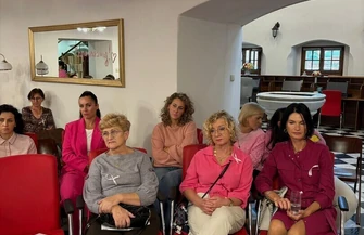 Różowy Październik w Bibliotece. Panie wzięły udział w warsztatach wykładach i konsultacjach