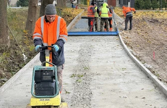 Kolejny odcinek ścieżki Wschowa-Lgiń w budowie. Trasa z impetem wpada właśnie do Hetmanic