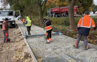Kolejny odcinek ścieżki Wschowa-Lgiń w budowie. Trasa z impetem wpada właśnie do Hetmanic