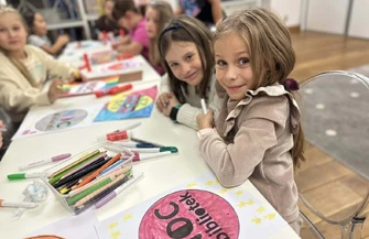 Noc Bibliotek we Wschowie. Dzieci stworzyły własną grę planszową