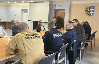 Powiatowy Zespół Zarządzania Kryzysowego sześć wsi gminy Sława w obszarze zagrożonym rzekomym pomorem drobiu