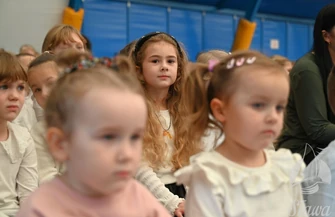 80 lat Szkoły Podstawowej w Krzepielowie. Uroczystość z pasowaniem pierwszoklasistów i kapsułą czasu