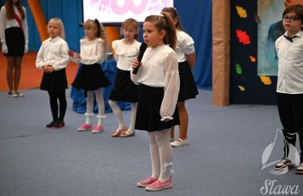 80 lat Szkoły Podstawowej w Krzepielowie. Uroczystość z pasowaniem pierwszoklasistów i kapsułą czasu