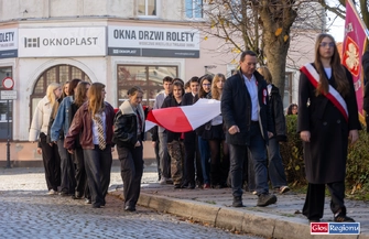 I LO we Wschowie zamanifestowało patriotyzm. Szacunek do ojczyzny jest dla nas niezmiernie ważny
