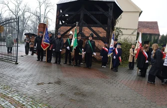 Szlichtyngowa uczciła Święto Niepodległości. Spektakl uczniów z Jędrzychowic wzruszył mieszkańców