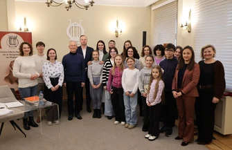 Profesor Traczewski we wschowskiej szkole muzycznej. Na warsztaty przyjechali uczniowie z całego regionu