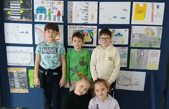 Policjanci uczyli dzieci bezpieczeństwa. SP3 w konkursie Odblaskowa Szkoła