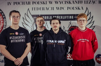 Pogoń Wschowa zawodnicy na zawodach z wyciskania leżąc