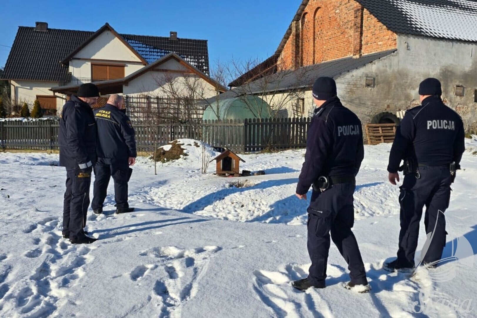 Strażnicy miejscy i policjanci w poszukiwaniu osób w kryzysie bezdomności