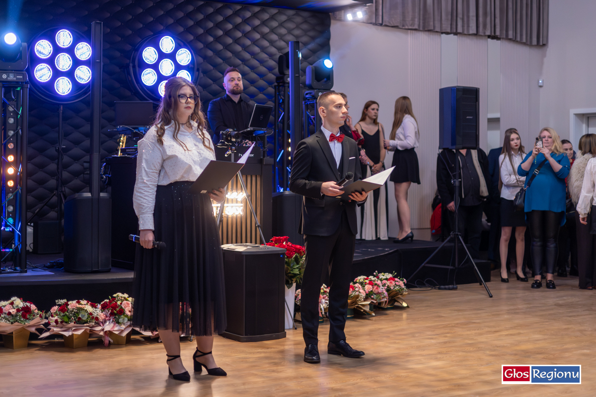 Studniówka I ZS we Wschowie. Bawcie się tak żeby bolały nogi a nie sumienia ZDJĘCIA
