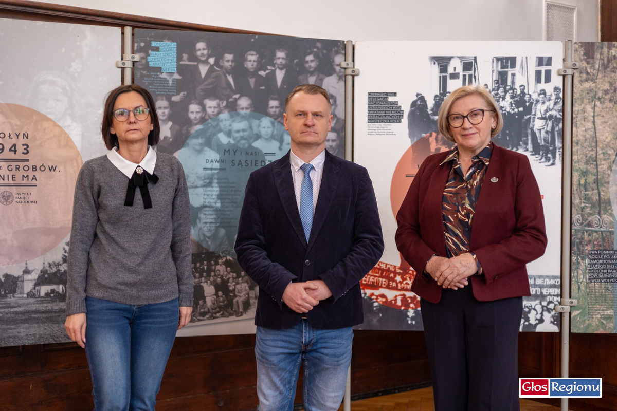 Wołają z grobów których nie ma. Wystawa o zbrodni wołyńskiej trafiła do wschowskiej szkoły