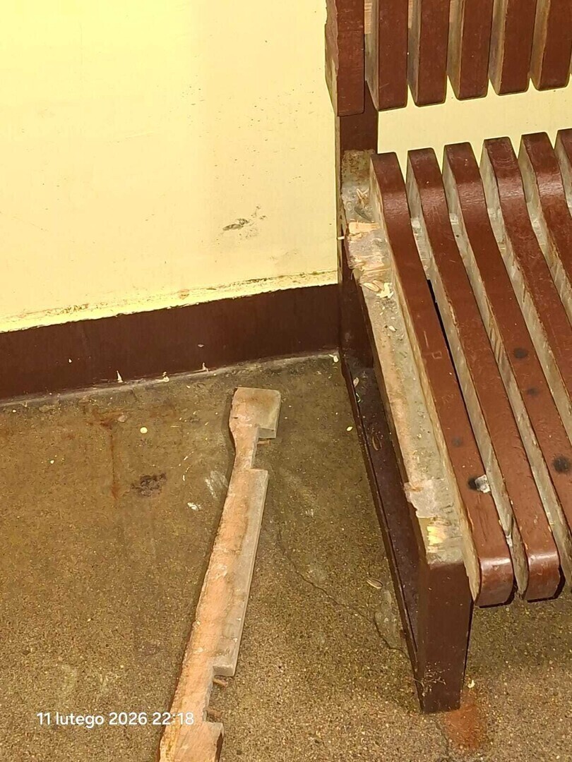 Dewastacja na dworcu PKP we Wschowie. Kolejny atak wandali w gminie