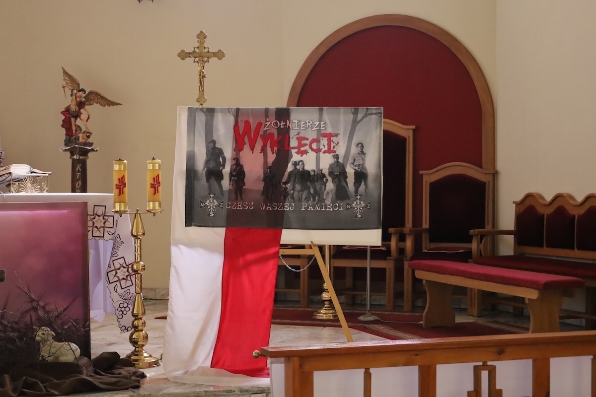Hołd Niezłomnym w Szlichtyngowej. Uczniowie poruszyli publiczność ZDJĘCIA