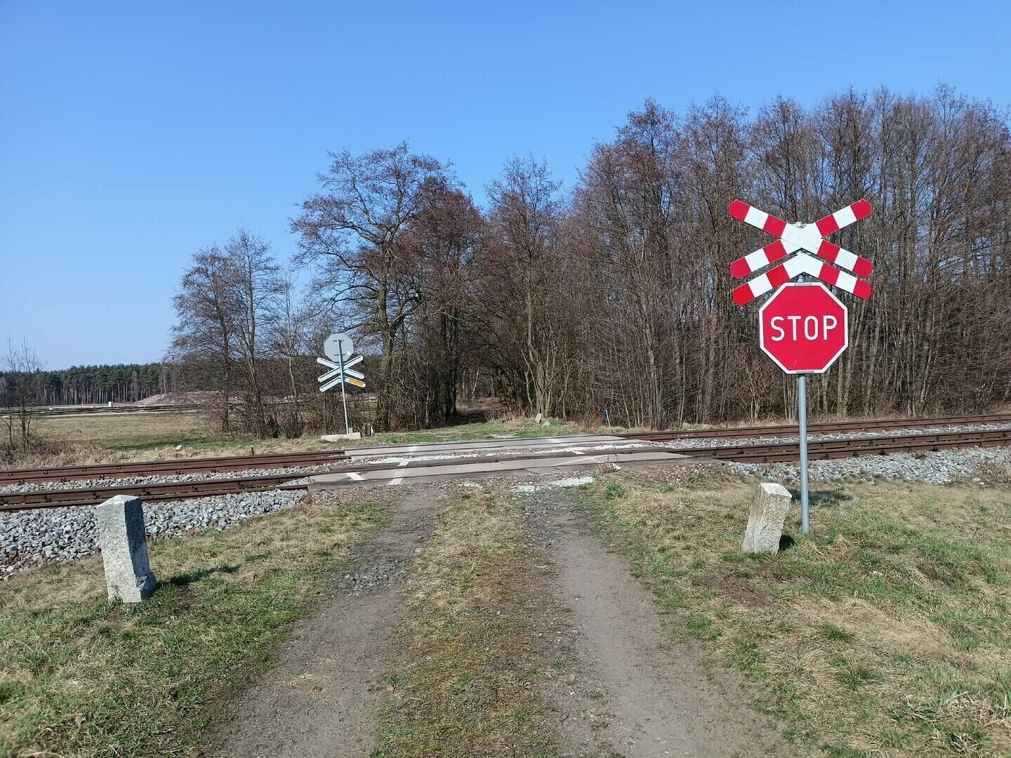 Przejazd kolejowy w Starych Drzewcach