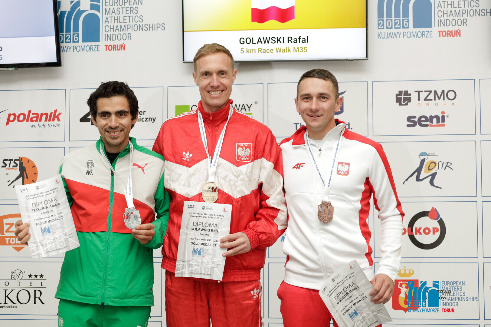 Dawid Dobroś z medalami mistrzostw Europy Swoją przygodę ze sportem zaczynał w Osowej Sieni