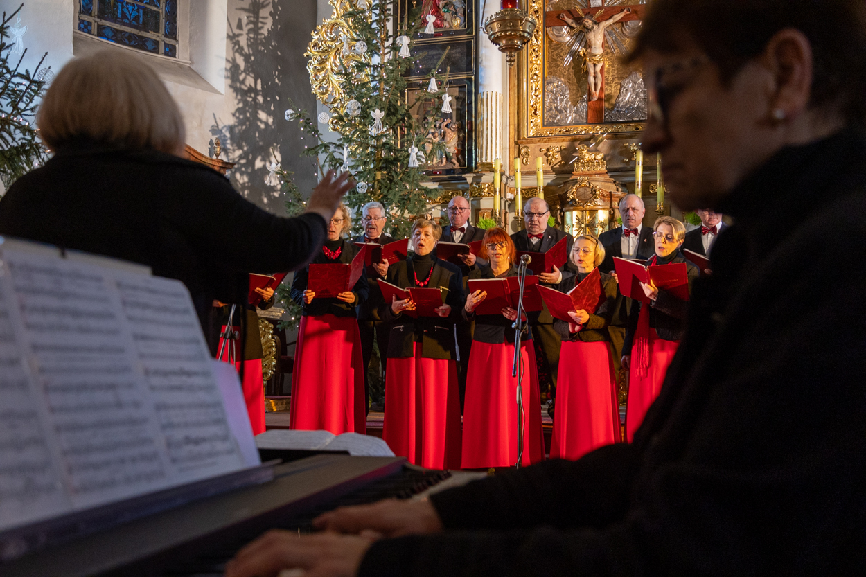 Chór Cantate Deo podczas występu w Sławie