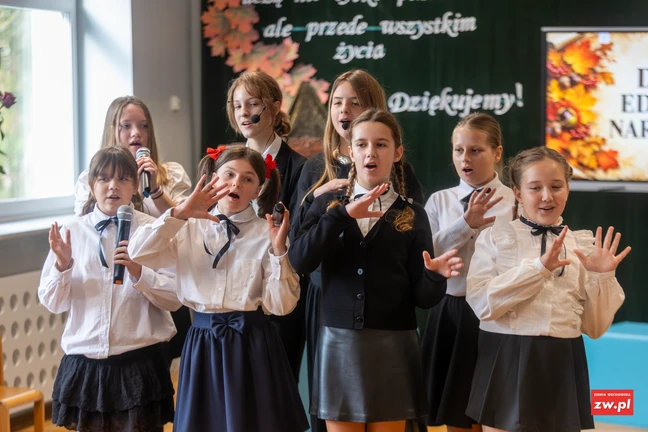 Gminny Dzień Edukacji Narodowej w Osowej Sieni. Burmistrz nagrodził 15 nauczycielek